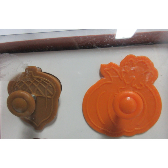 Set 6: Williams Sonoma Autumn Pie Crust Cutters, Recipe New 2018 - Picture 4 of 7